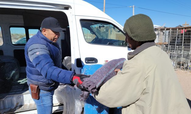 Ante las bajas temperaturas distribuye Desarrollo Social apoyos de invierno