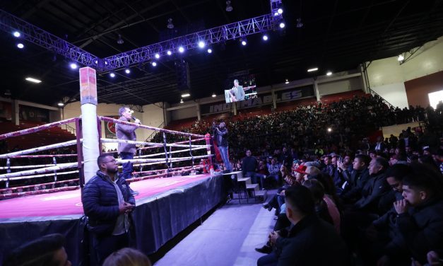 Inspira a jóvenes el pugilista mexicano Julio Cesar Chávez