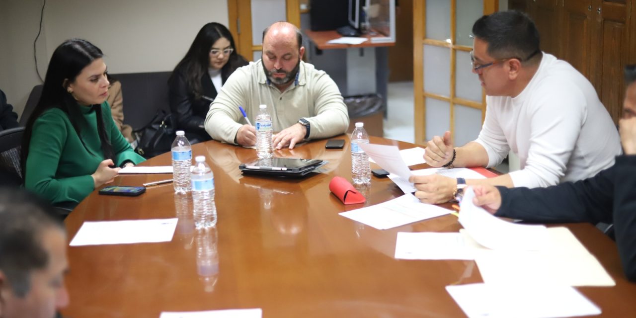 Presenta Alumbrado Público proyectos del 2024 en Comisión Edilicia de Servicios Públicos