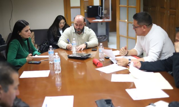Presenta Alumbrado Público proyectos del 2024 en Comisión Edilicia de Servicios Públicos