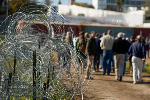 ALERTA POR EXTREMISTAS ARMADOS EN EAGLE PASS