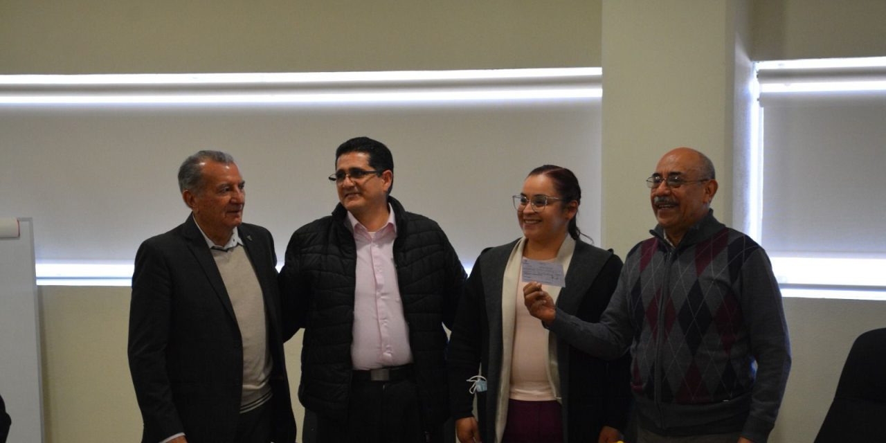 Entrega Club de Leones apoyo a la UACH para desarrollo de farmacogenoma para niños con cáncer