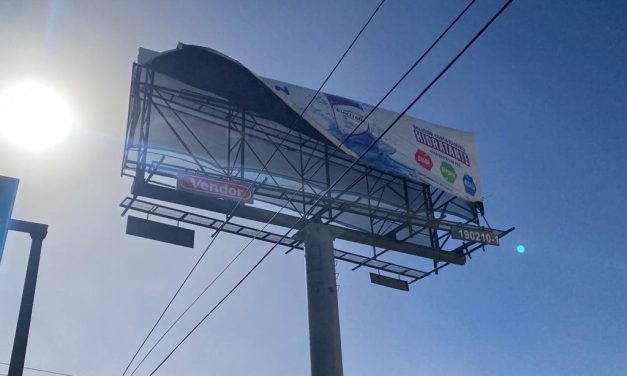 Pide Gobierno Municipal verificar estructuras de anuncios publicitarios para evitar accidentes