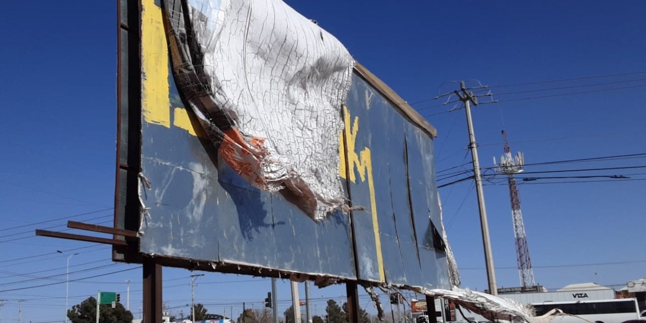 Pide Gobierno Municipal verificar estructuras de anuncios publicitarios para evitar accidentes