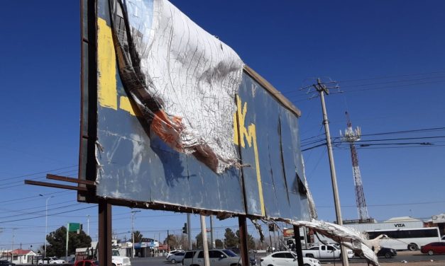 Pide Gobierno Municipal verificar estructuras de anuncios publicitarios para evitar accidentes