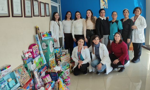 Entrega Conquistando Sonrisas equipo didáctico para niños con cáncer, al Hospital Infantil