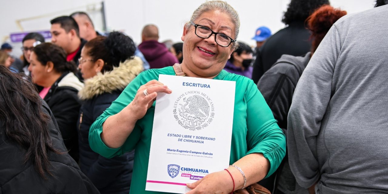 Da Estado certidumbre jurídica sobre sus viviendas a 560 familias juarenses
