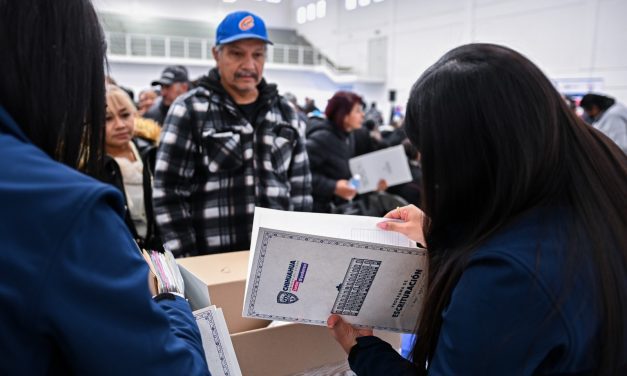 Da Estado certidumbre jurídica sobre sus viviendas a 560 familias juarenses