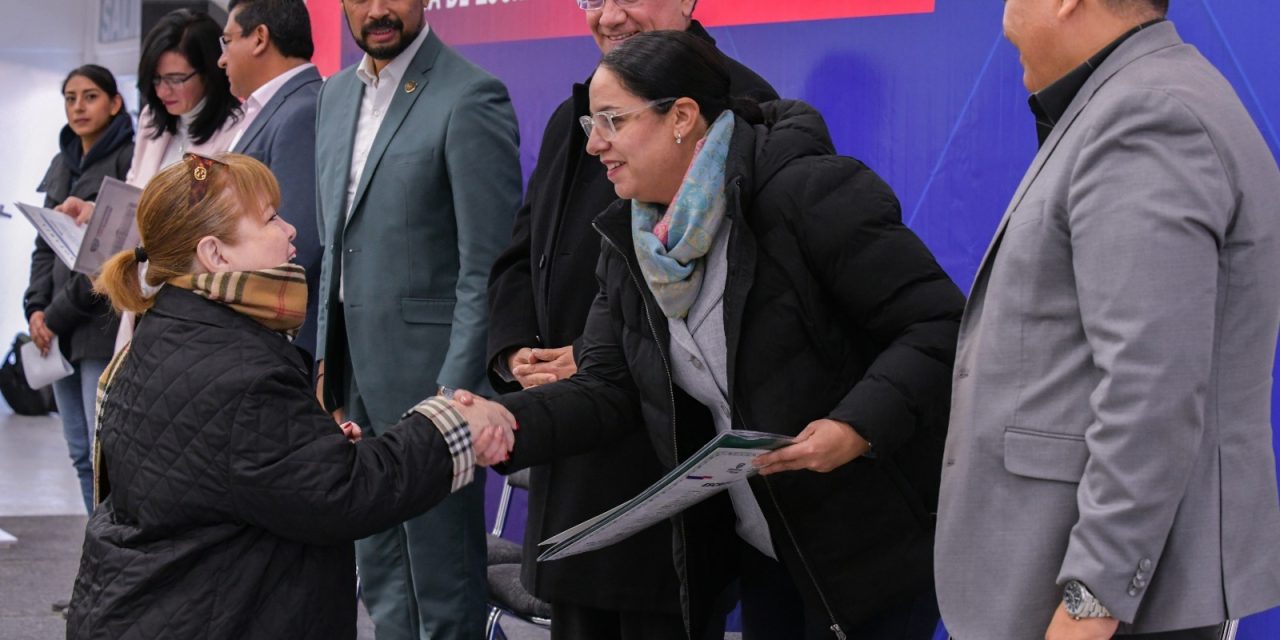 Da Estado certidumbre jurídica sobre sus viviendas a 560 familias juarenses