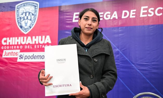 Da Estado certidumbre jurídica sobre sus viviendas a 560 familias juarenses