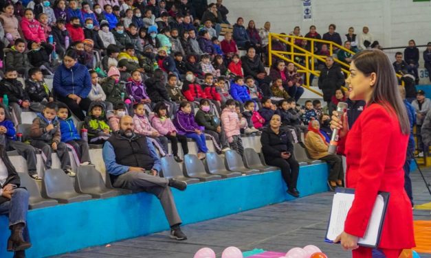 Ante más de 700 asistentes, Miriam Soto, en el Día Internacional de la Educación