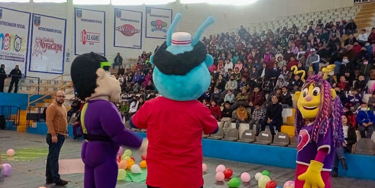 Ante más de 700 asistentes, Miriam Soto, en el Día Internacional de la Educación