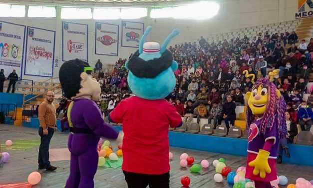 Ante más de 700 asistentes, Miriam Soto, en el Día Internacional de la Educación
