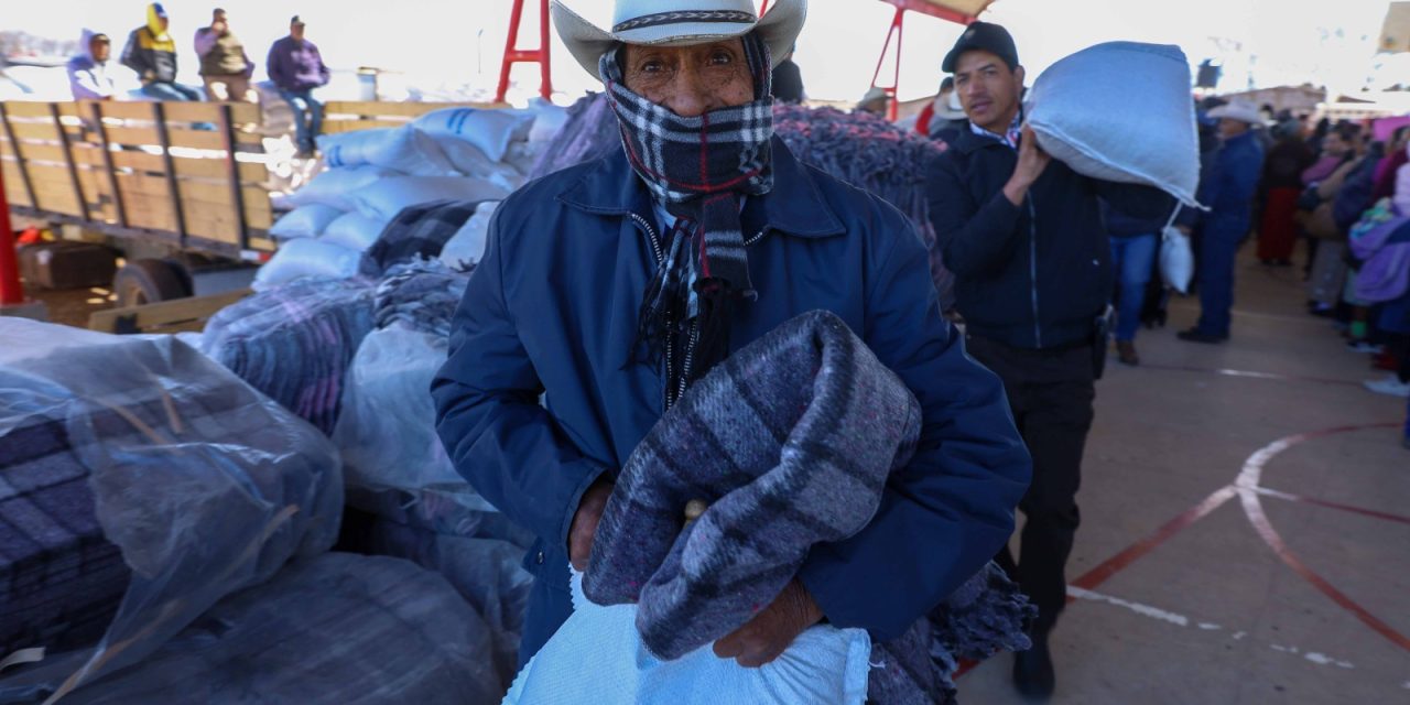 Entrega Estado apoyos para 1,500 familias de Guadalupe y Calvo