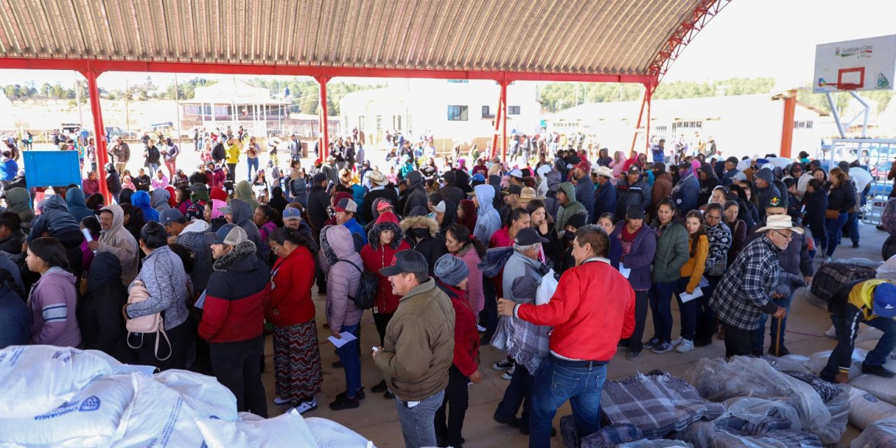 Entrega Estado apoyos para 1,500 familias de Guadalupe y Calvo