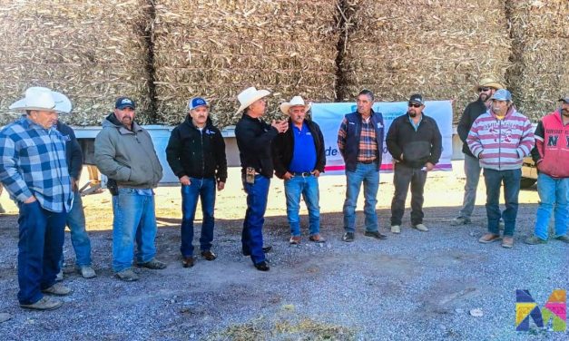 Entregan en Meoqui pacas de rastrojo subsidiadas, el programa beneficiará a cerca de 60 productores