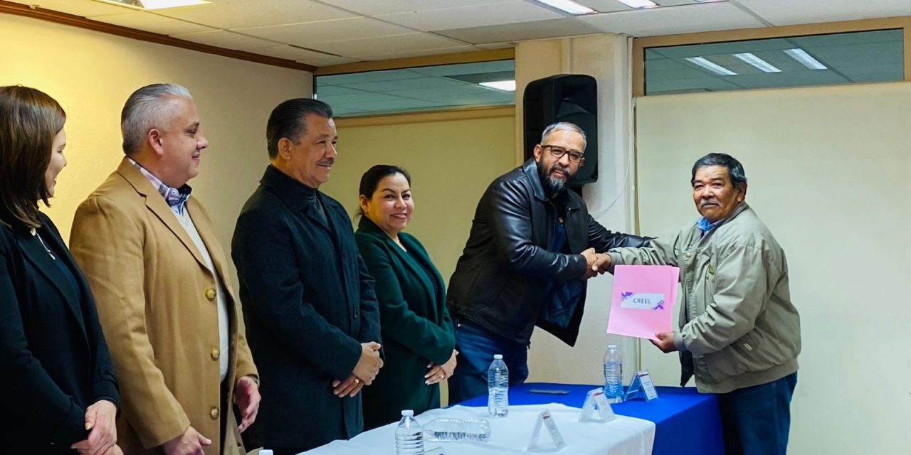 Entrega la Sección 8 del SNTE y Gobierno del Estado bonos económicos a Pensionados y Jubilados