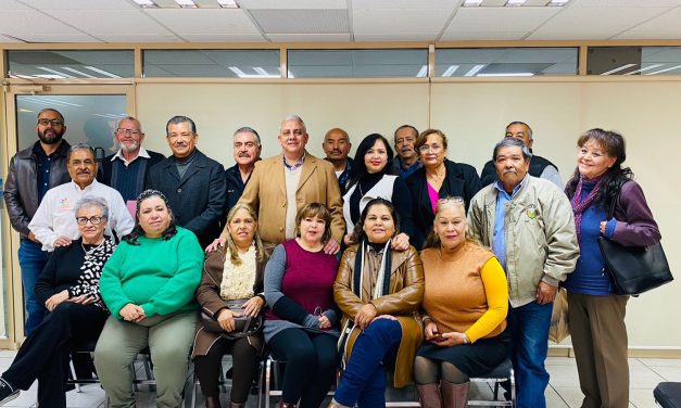Entrega la Sección 8 del SNTE y Gobierno del Estado bonos económicos a Pensionados y Jubilados