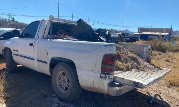 Sancionan Guardianes Ecológicos a persona por tirar escombro en zona prohibida
