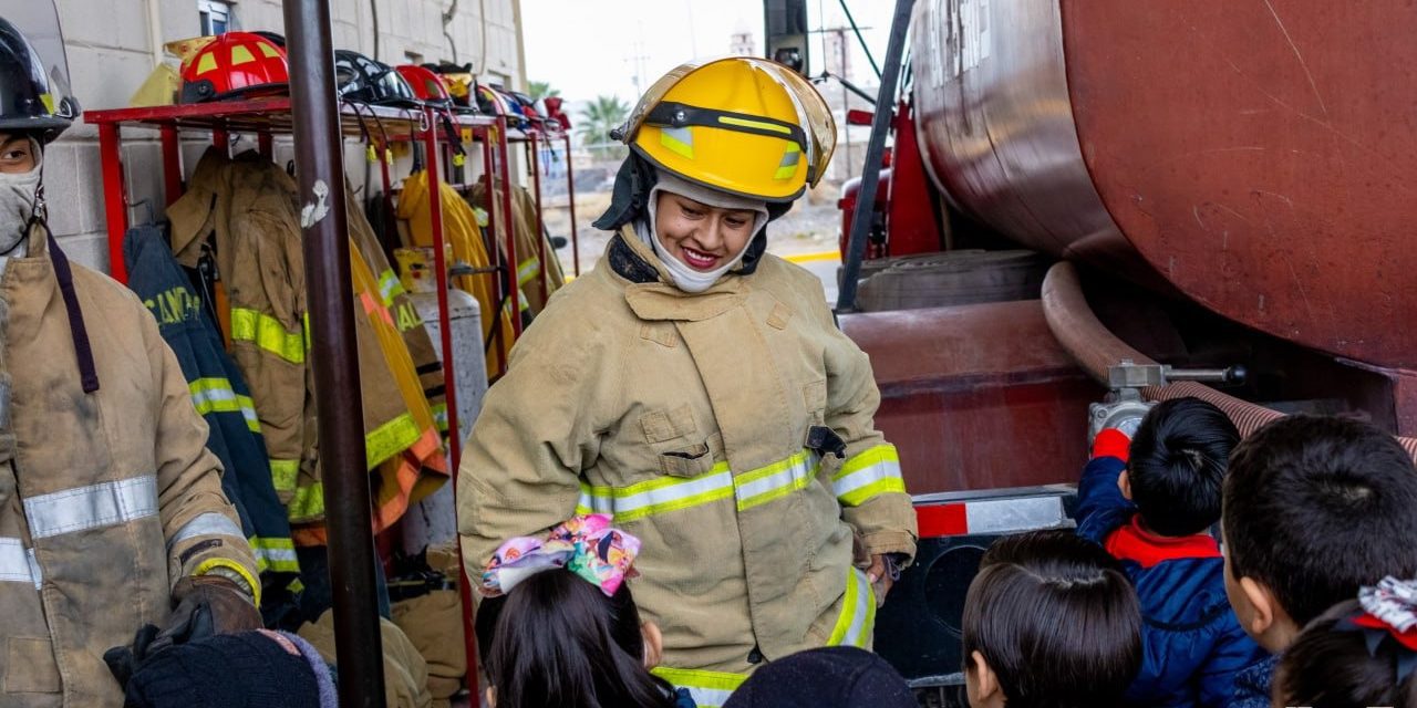 Concientizan en Meoqui a alumnos de Kínder sobre cómo actuar en caso de un incendio