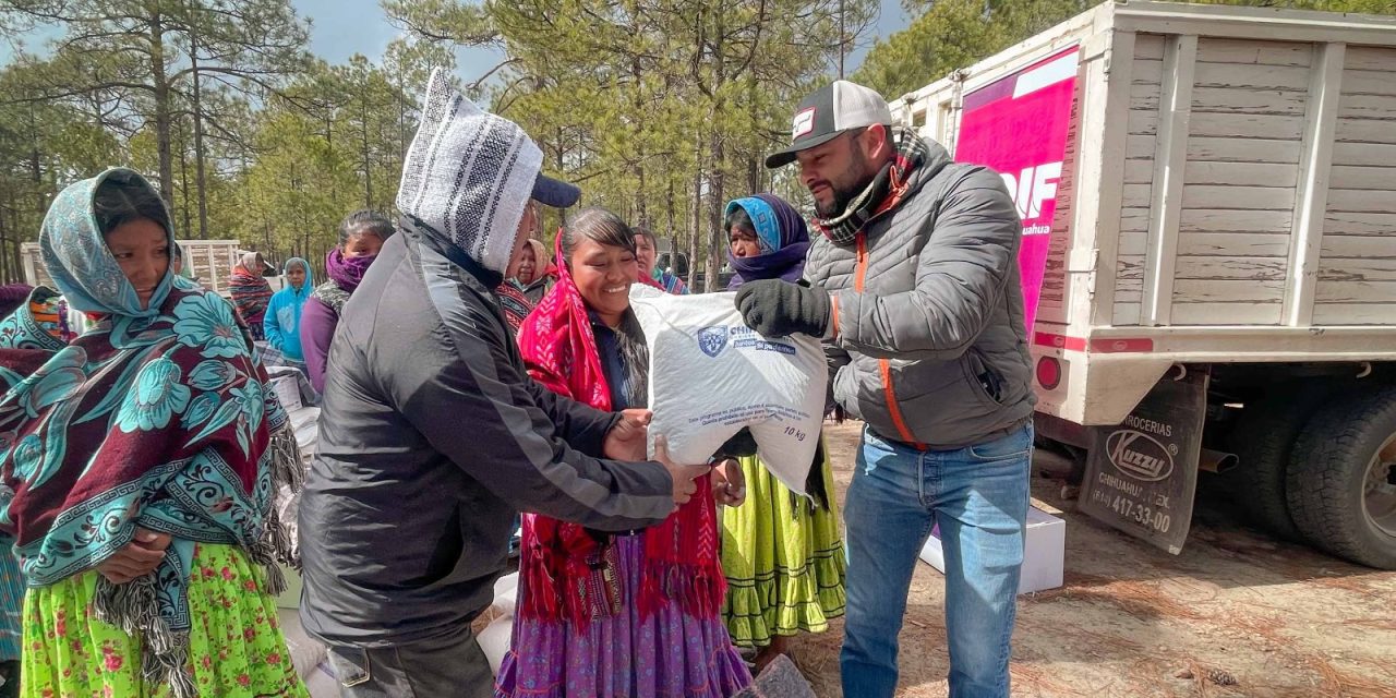 Llevan apoyos a 120 familias de la comunidad de Pitorreal
