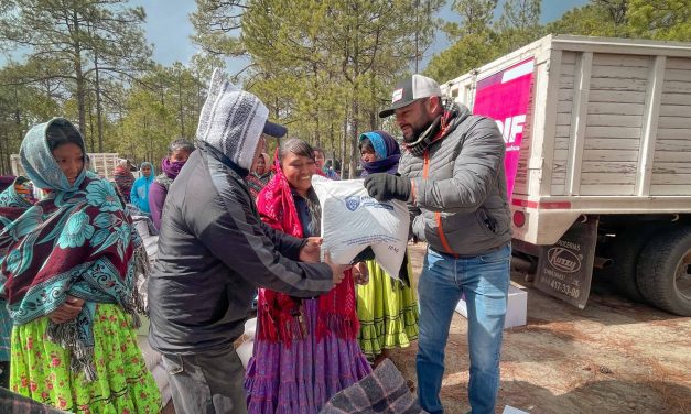 Llevan apoyos a 120 familias de la comunidad de Pitorreal