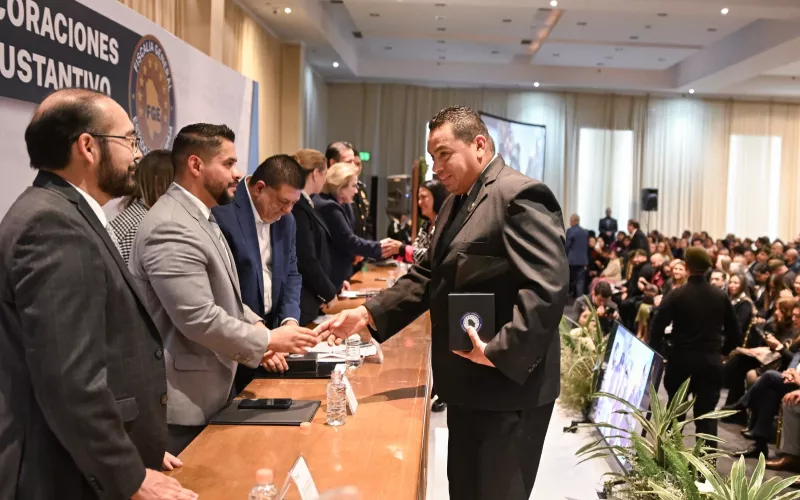 Reconoce Maru Campos trayectoria de elementos de la FGE