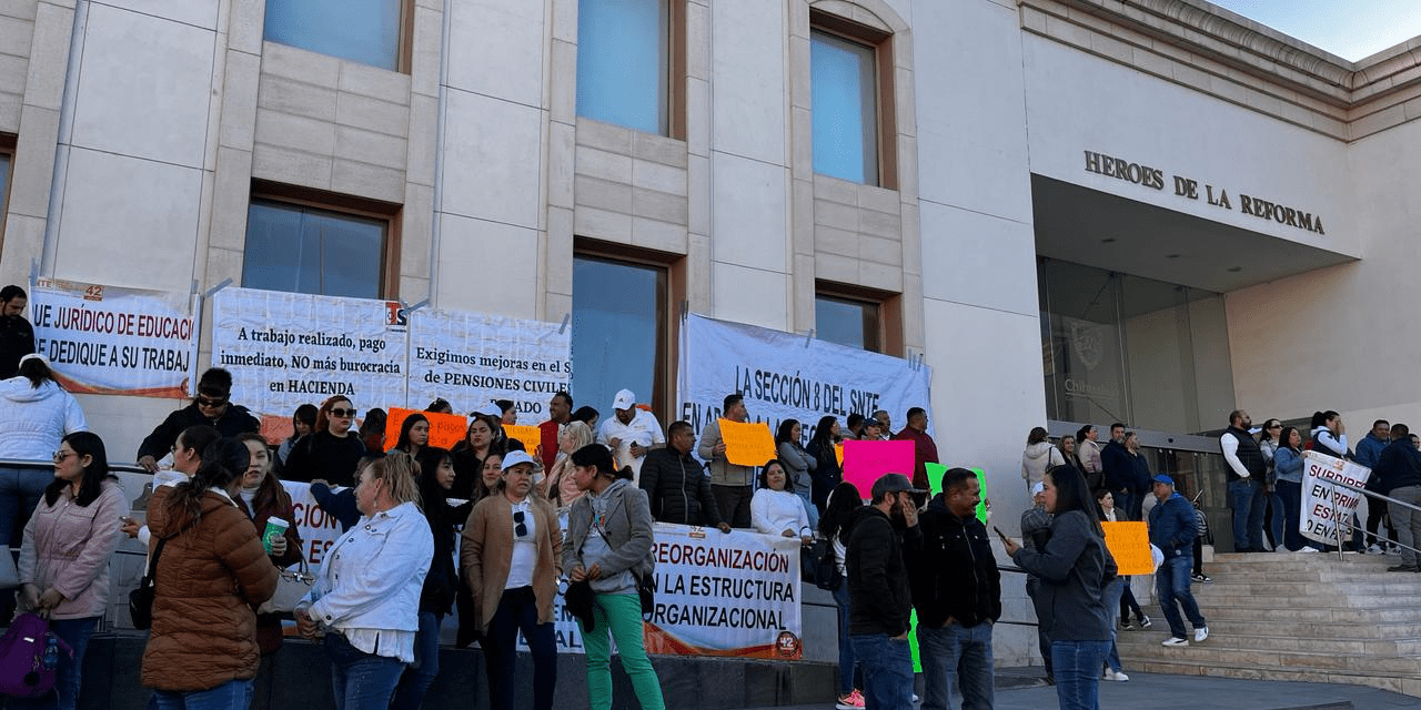 Toma SNTE 42 oficinas de Hacienda