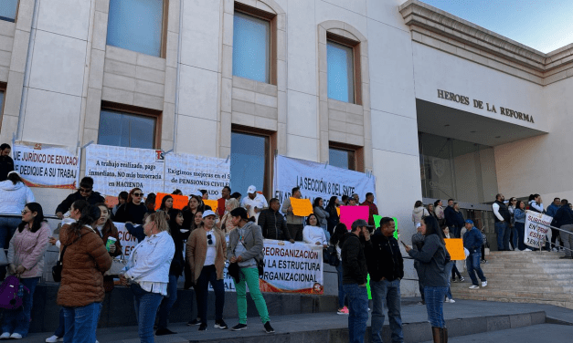 Toma SNTE 42 oficinas de Hacienda