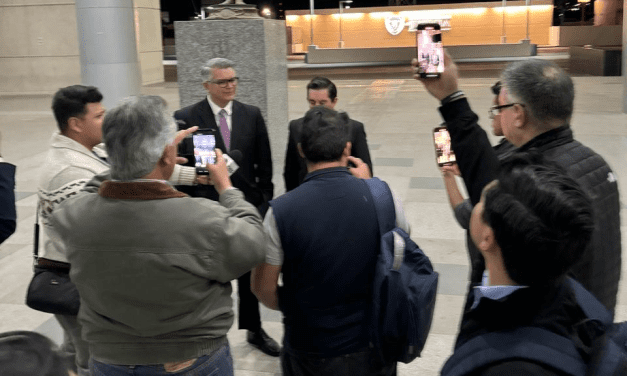 Absuelven a James Barousse del desvío de recursos
