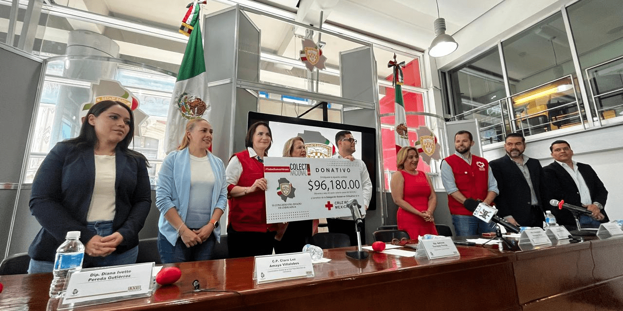 Entrega Congreso 96 mp de colecta a Cruz Roja