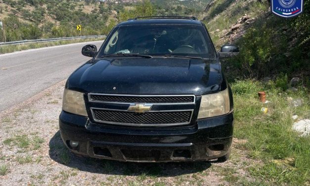 Aseguran Suburban blindada baleada, dos armas largas y cartuchos en Nonoava