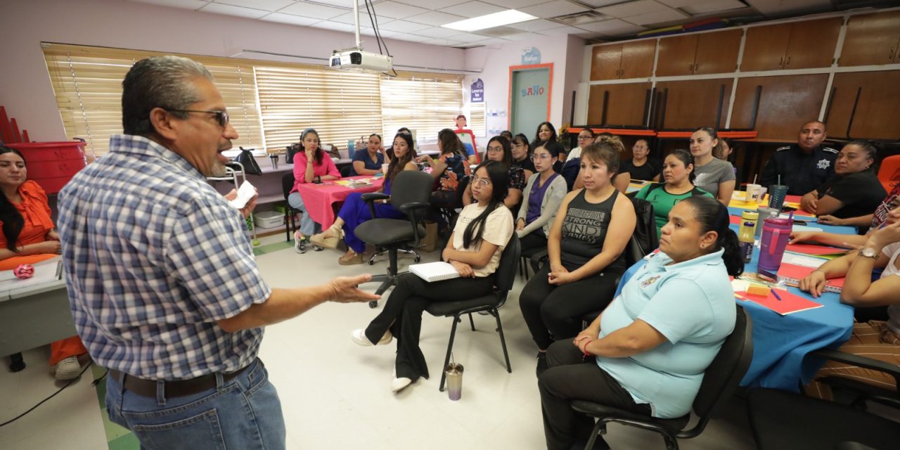 Recibe capacitación personal de la Estancia Infantil Municipal