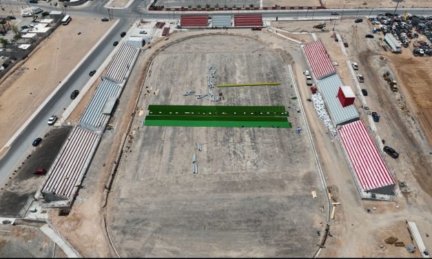Comienza colocación de pasto sintético en el Estadio 8 de Diciembre
