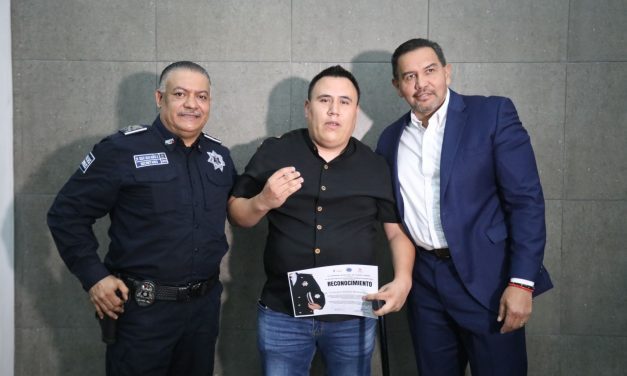 Entregan a policías el Reconocimiento al Mérito por Defender a Juárez