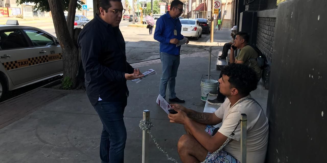 Orienta Dirección de Derechos Humanos a los migrantes