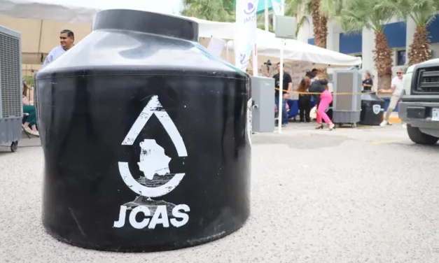 Entrega JCAS tinacos en Estancias Infantiles de Ciudad Juárez