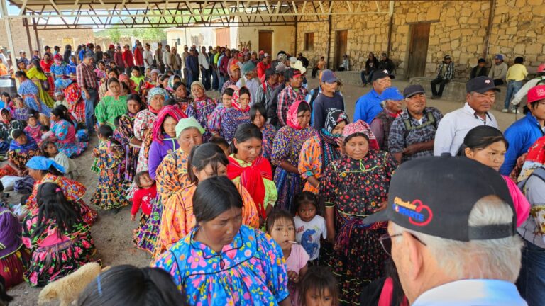 Entrega Cáritas 6 toneladas de alimento en la Sierra Tarahumara