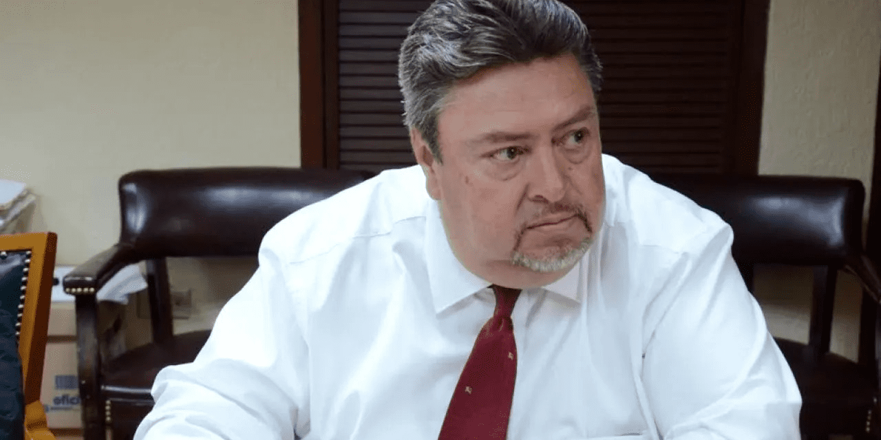 Inhabilitan por 10 años a ex tesorero de Juárez