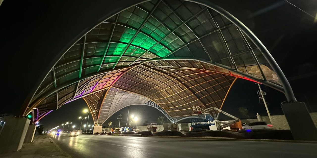 Inician pruebas de iluminación en el camellón de la Panamericana