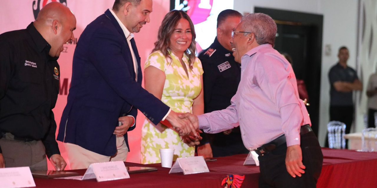 Reconoce alcalde labor del Heroico Cuerpo de Bomberos