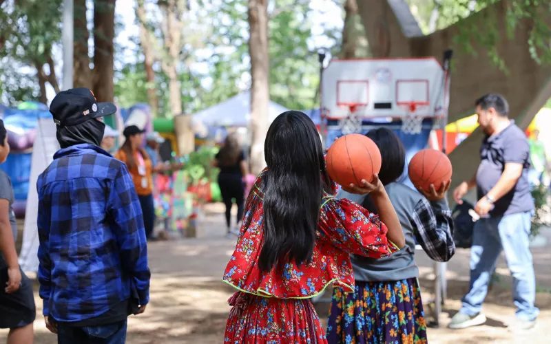 Disfrutan del “Domingo Feliz” niños y niñas de comunidades indígenas urbanas