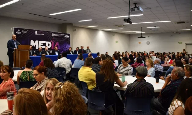 Capacitan a docentes del COBACH con programa de inteligencia artificial