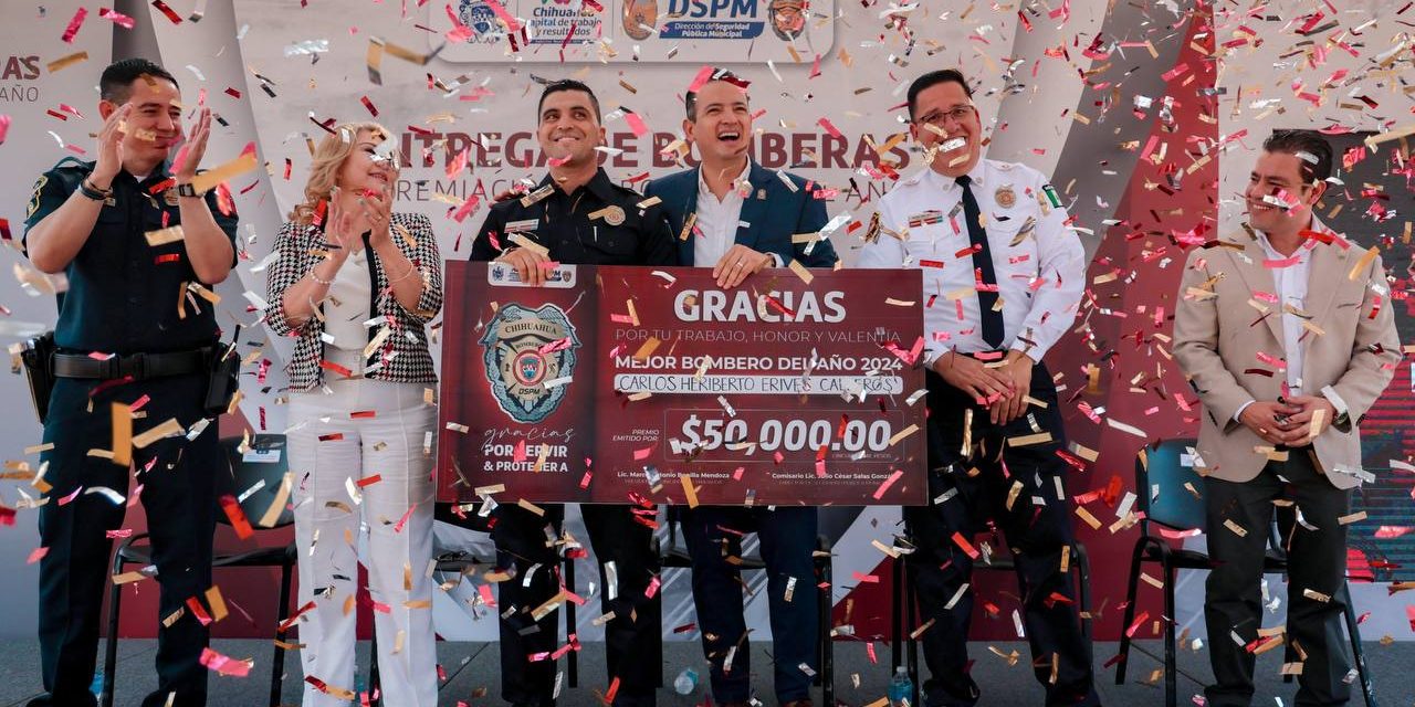 Entregan dos unidades extintoras al Heroico Cuerpo de Bomberos