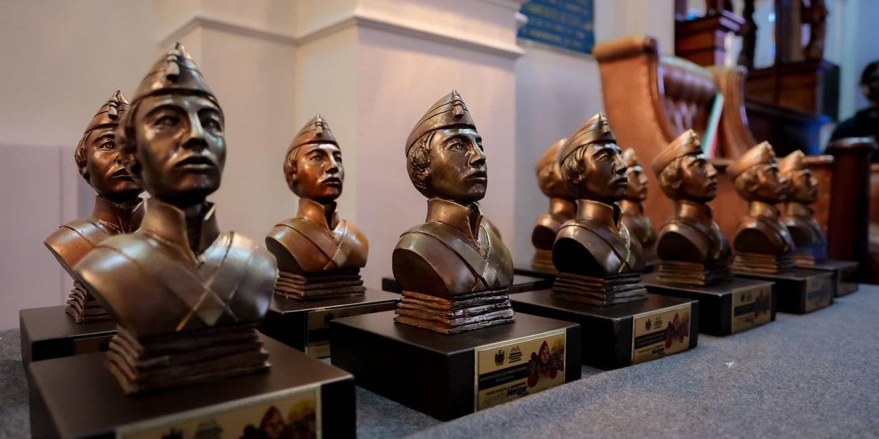 Reconocen a 12 jóvenes con el “Premio Municipal a la Juventud Agustín Melgar”
