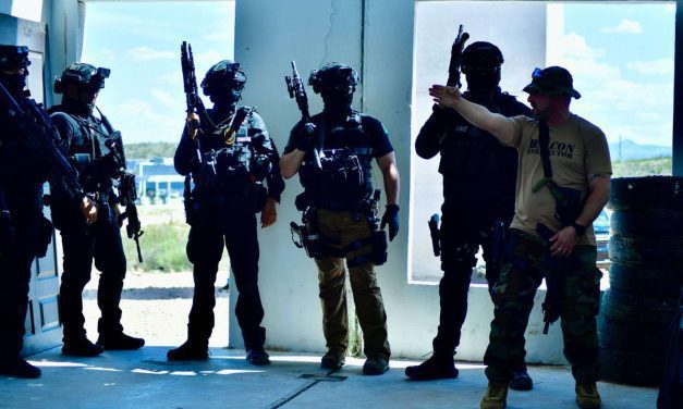 Encabeza Sspe ejercicios en manejo de armas con Swat