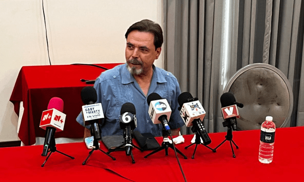 Acusa Pinedo a Corral y Maru de utilizarlo como instrumento político