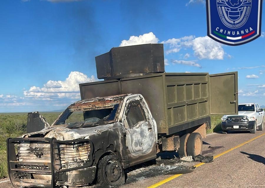 Asegura Célula BOI dos vehículos calcinados en carretera Coronado- Allende