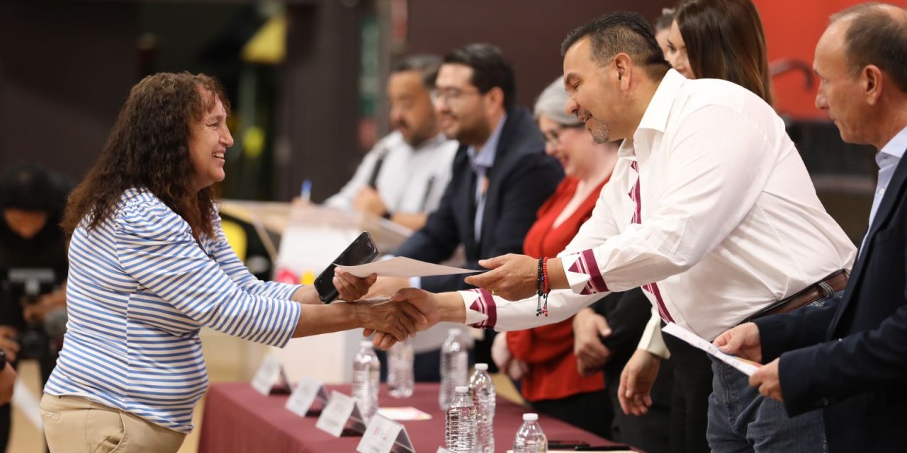 Asiste alcalde a la entrega de reconocimientos del programa «Huellas mayores»