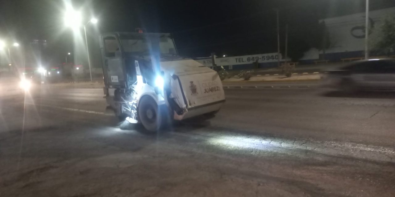 Dirección de Limpia implementa operativo continuo en la entrada de Juárez